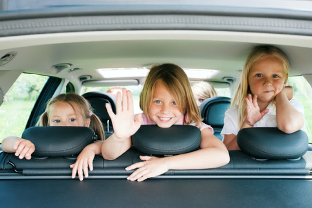 Tips απασχόλησης των παιδιών σας στο αμάξι κατά τη διάρκεια του ταξιδιού