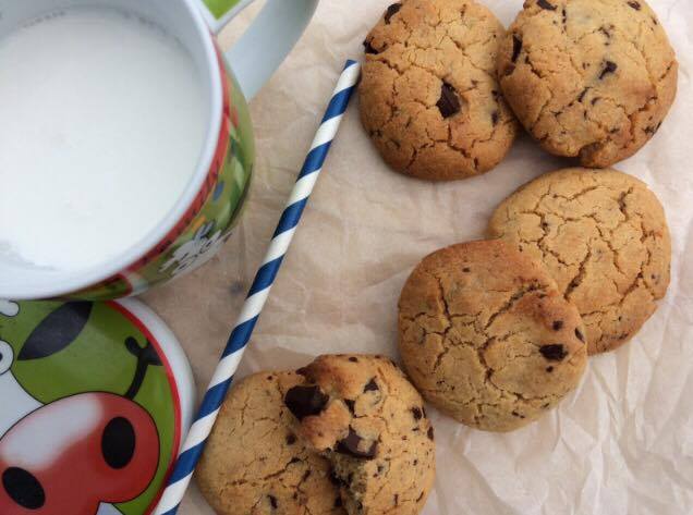 Μαμαδίστικα Cookies με φυστικοβούτυρο και κομματάκια μαύρης σοκολάτας