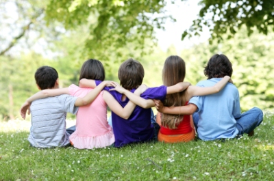 Τρόποι για να βοηθήσετε ένα παιδί με Μαθησιακές Δυσκολίες να κάνει φίλους