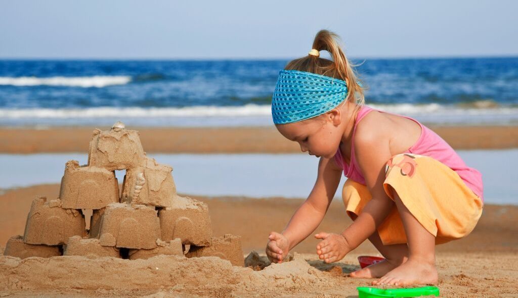 10 ιδέες για παιχνίδια στην παραλία
