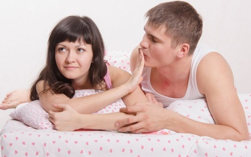 Έλλειψη ερωτικής επιθυμίας: Τι να κάνουμε για να αναθερμάνουμε τη σχέση μας;