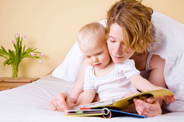 Γιατί πρέπει να έρχονται τα παιδιά σε επαφή με τα βιβλία από τη γέννησή τους